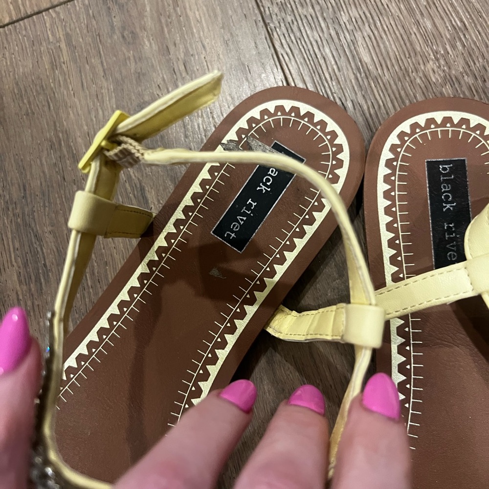 Black Rivet Yellow T-Strap Rhinestone Sandals - Picture 3 of 4